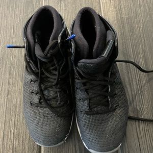 basketball sneakers size 4